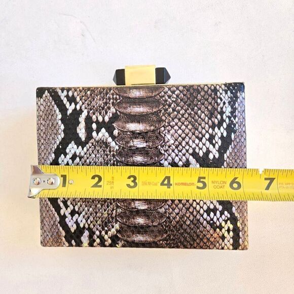 Sondra Roberts Womens Faux Snake Convertible Clutch Shoulder Bag Purse Brown - Picture 8 of 13